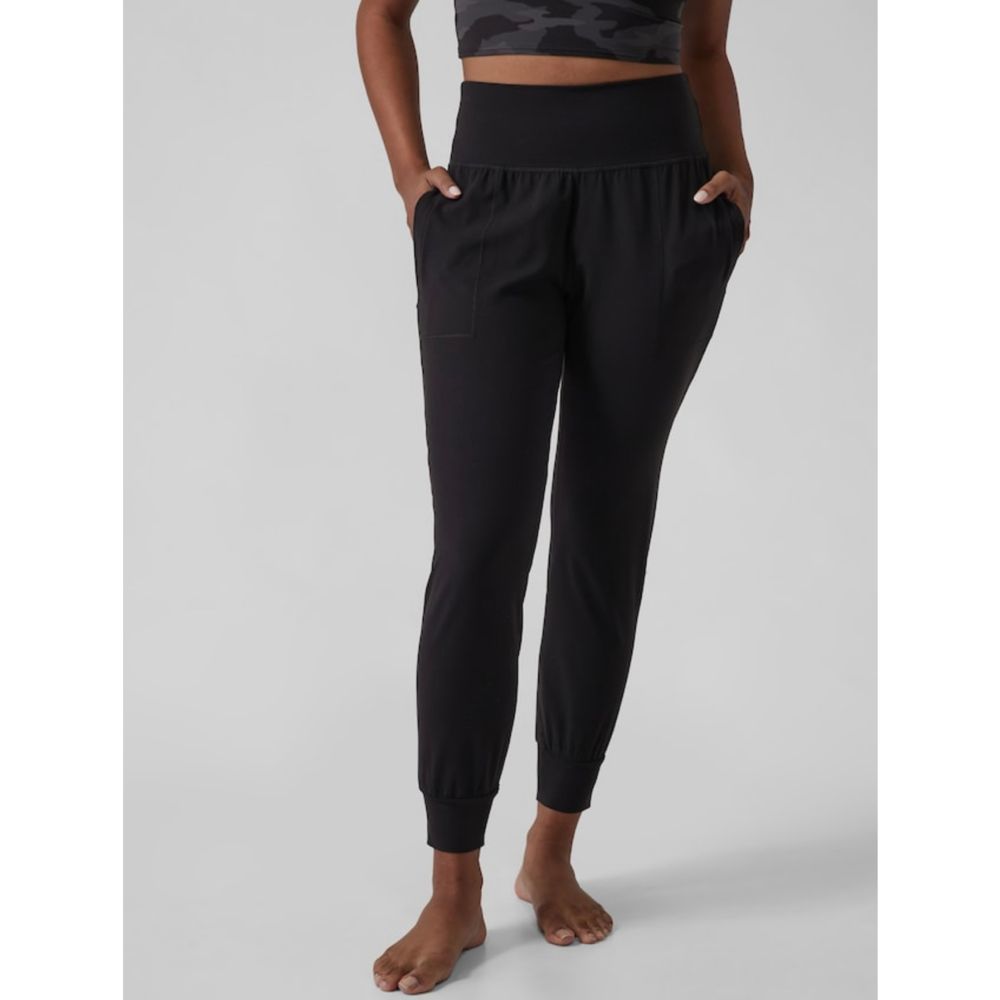 NWOT Athleta Salutation Stash Pocket